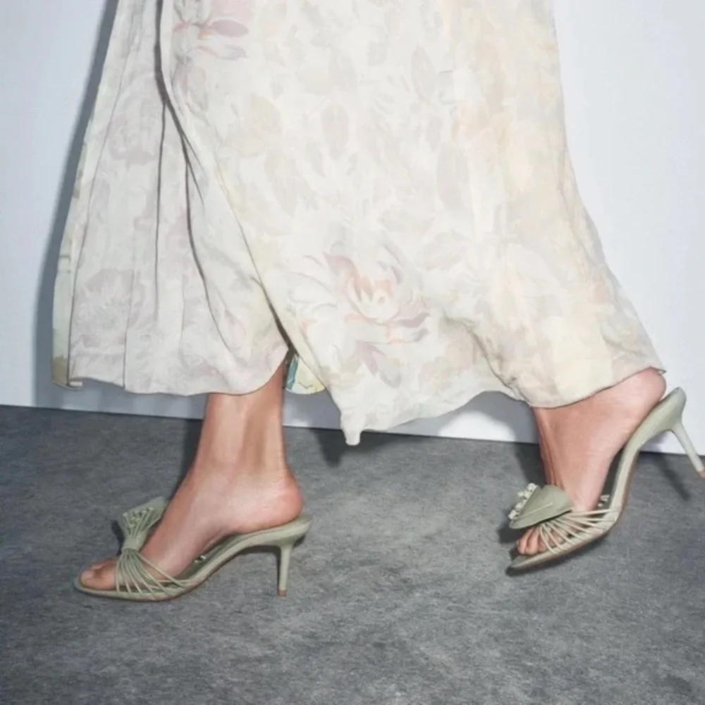 Zara Petal flower Elegant Soft Green Women's Heels - Picture 4 of 8